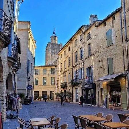 Evasion Au Centre Historique - *