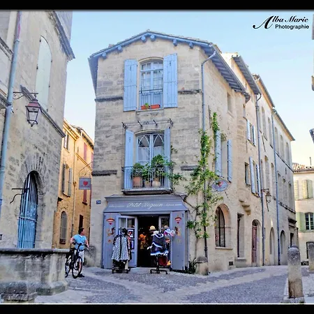 Evasion Au Centre Historique - *
